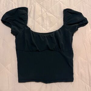 black puff sleeve crop top 🐈‍⬛✨